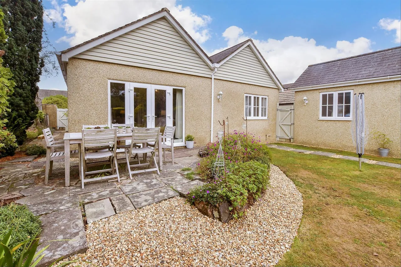 Balcombe Gardens, Horley, RH6, photo 17