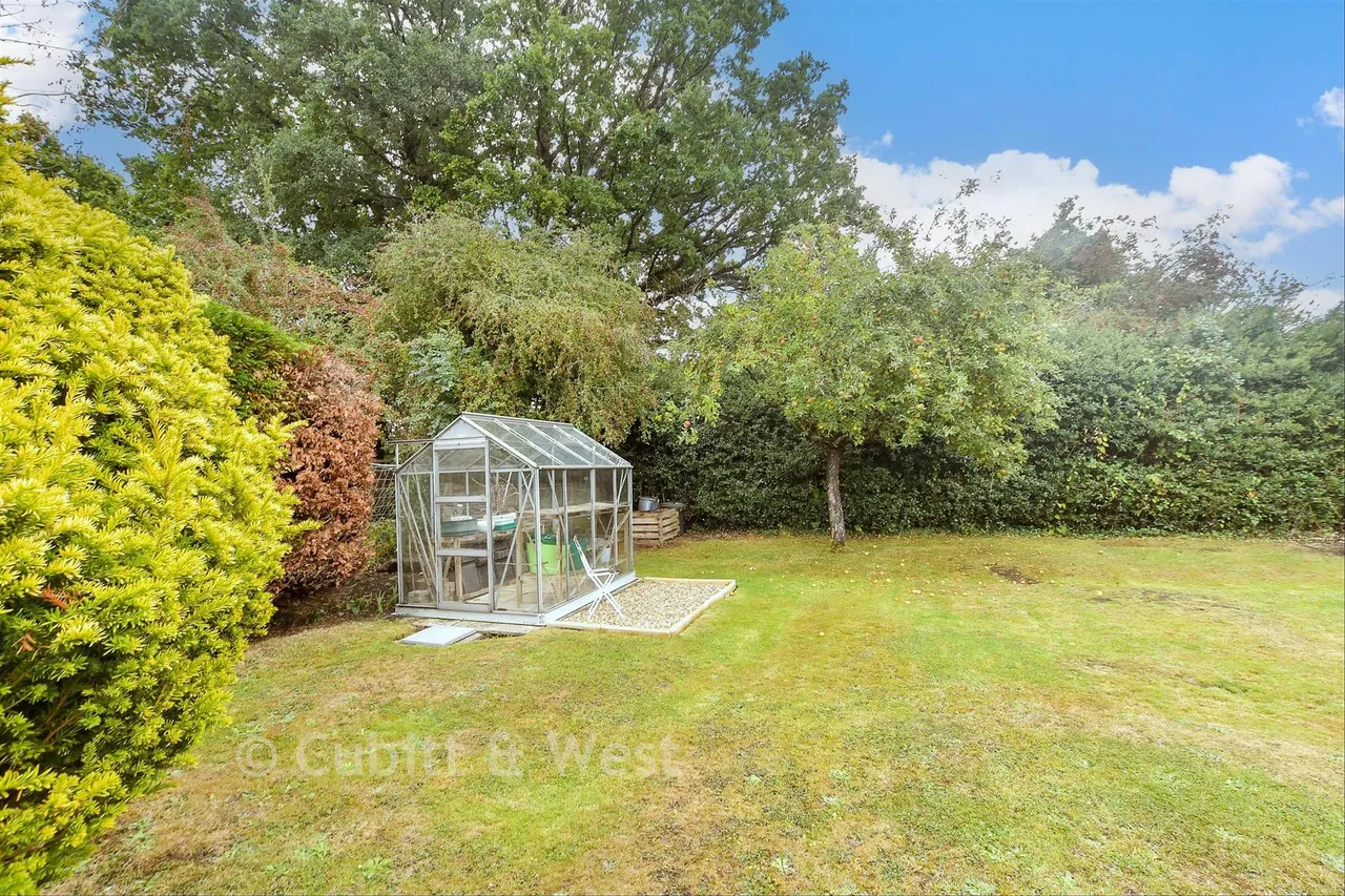Balcombe Gardens, Horley, RH6, photo 16