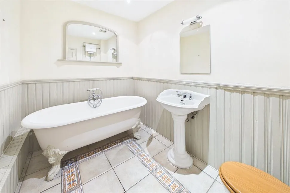 Brewery Court, Oundle, PE8, photo 14