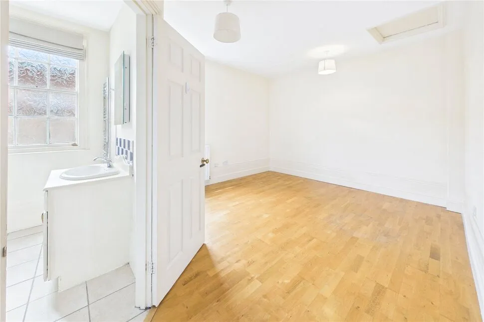 Brewery Court, Oundle, PE8, photo 15