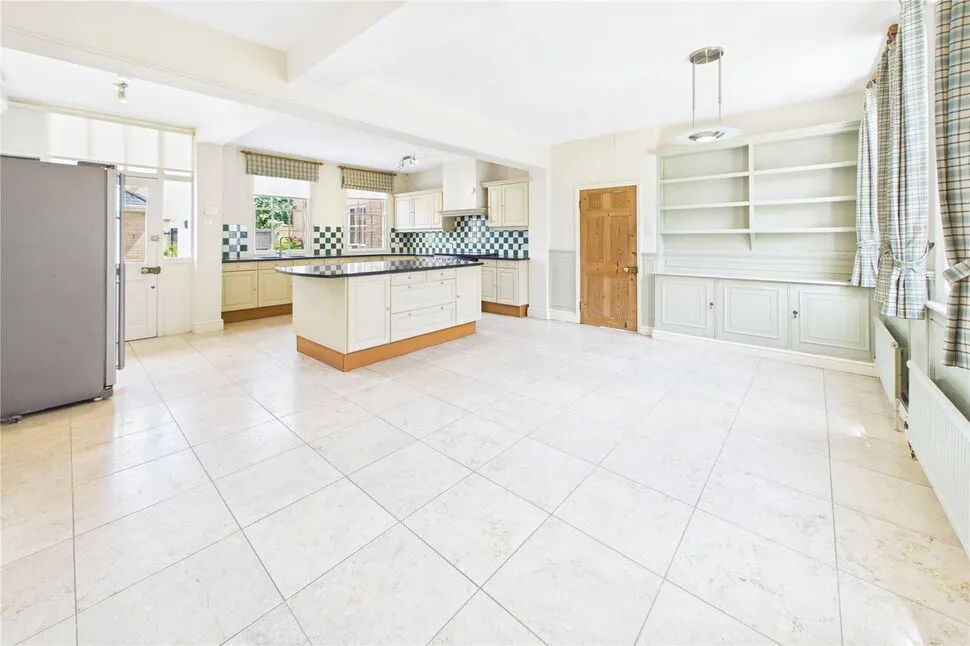 Brewery Court, Oundle, PE8, photo 7