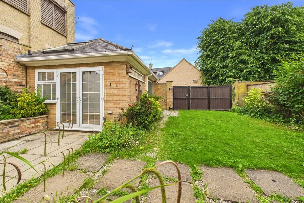 Brewery Court, Oundle, PE8, photo 21