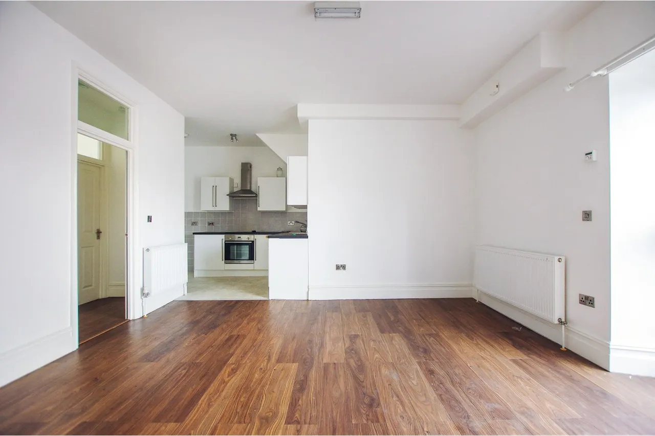 2 bed flat to rent, Talbot Street, Maesteg, CF34