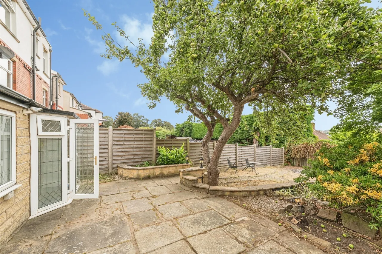 Fleminghouse Lane, Huddersfield, HD5, photo 2