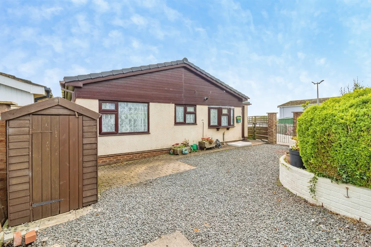 2 bed lodge for sale, Totnes Road, Paignton, TQ4