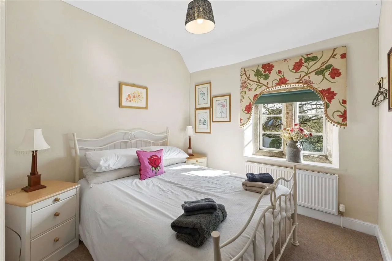 Brockhampton, Cheltenham, Gloucestershire, GL54 5XQ, photo 9