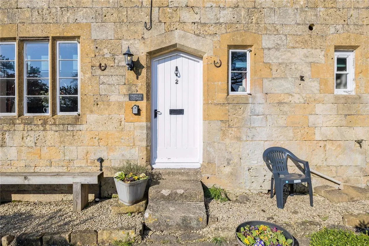 Brockhampton, Cheltenham, Gloucestershire, GL54 5XQ, photo 2