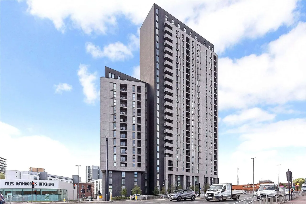2 bed flat to rent, Regent Road, Manchester, M3