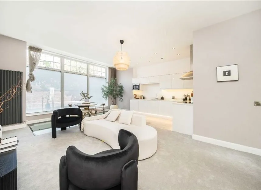 Welmar Mews, Clapham, SW4, photo 2