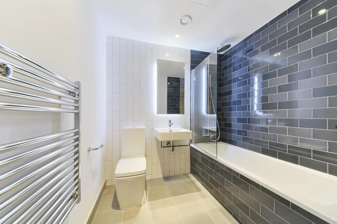 Mercier Court, Royal Wharf, E16, photo 11