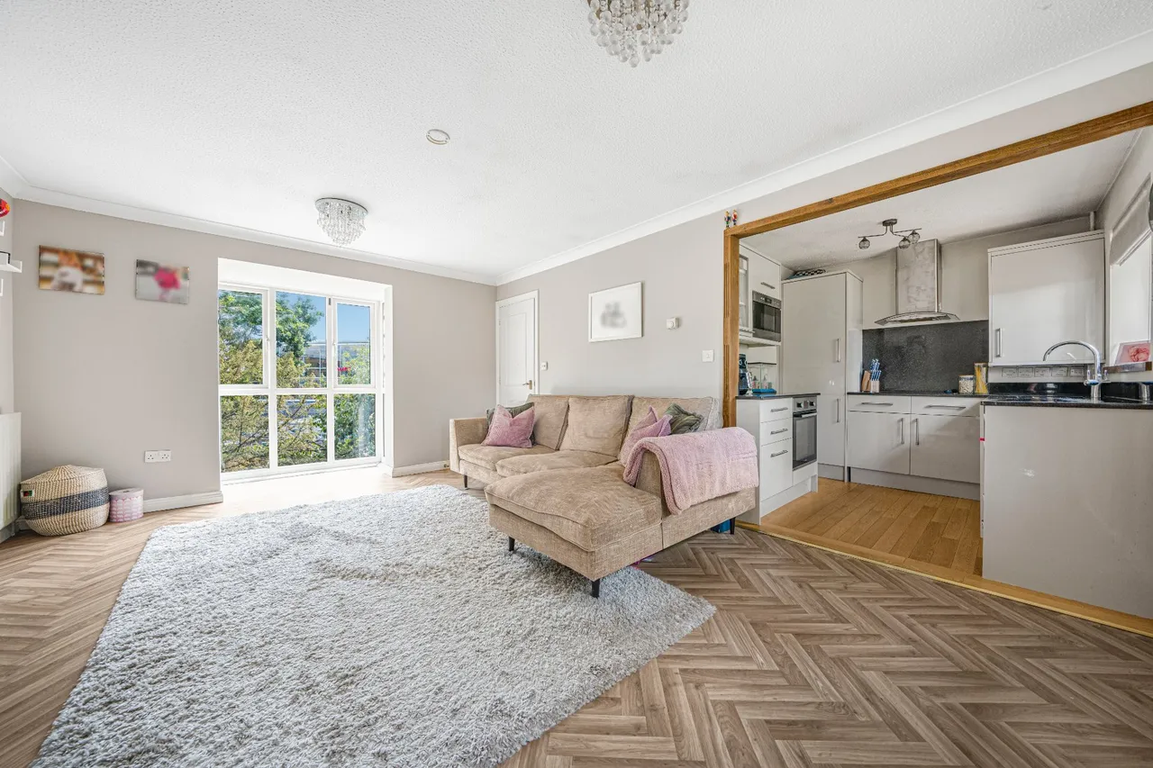 Station Avenue, Walton-On-Thames, KT12, photo 2