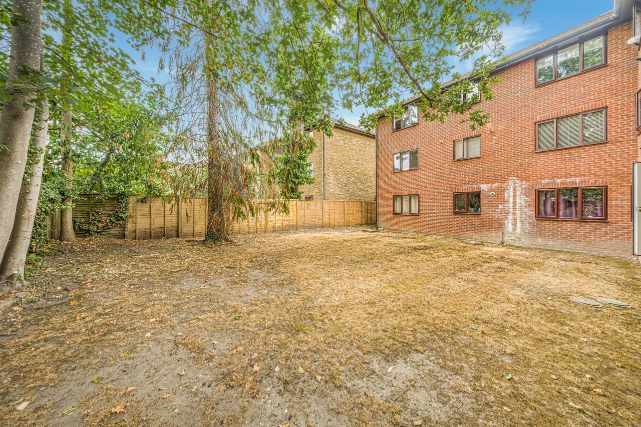 Station Avenue, Walton-On-Thames, KT12, photo 4