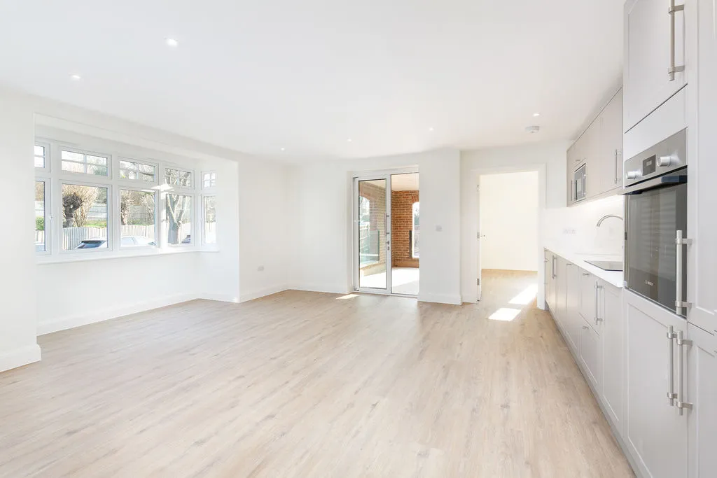 18 Brambledown Road, South Croydon CR2 0BL, photo 2