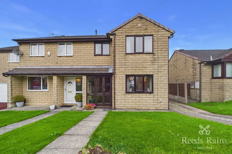 3 bed house for sale, Hillside Close, Brierfield, BB9