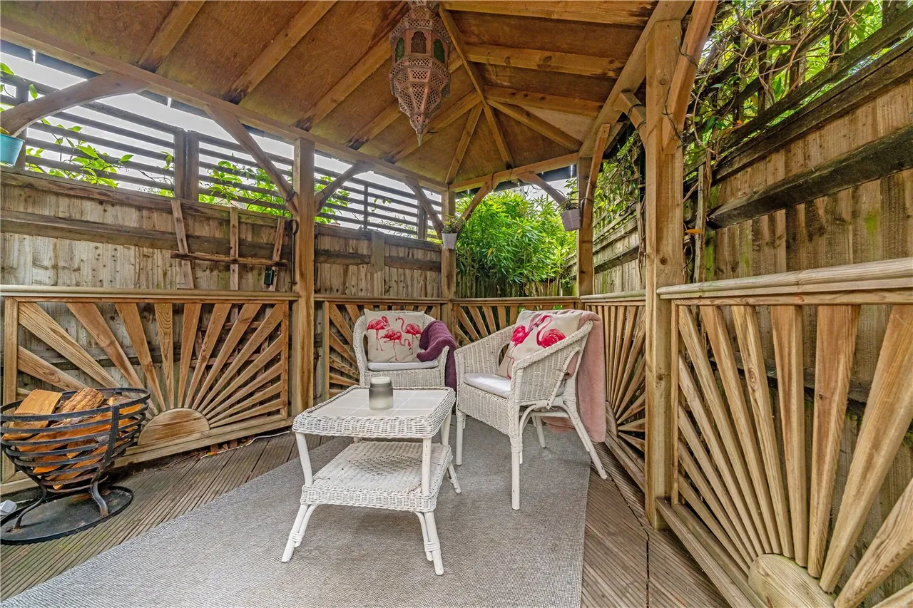 Gander Green Crescent, Hampton, TW12 2FA, photo 13