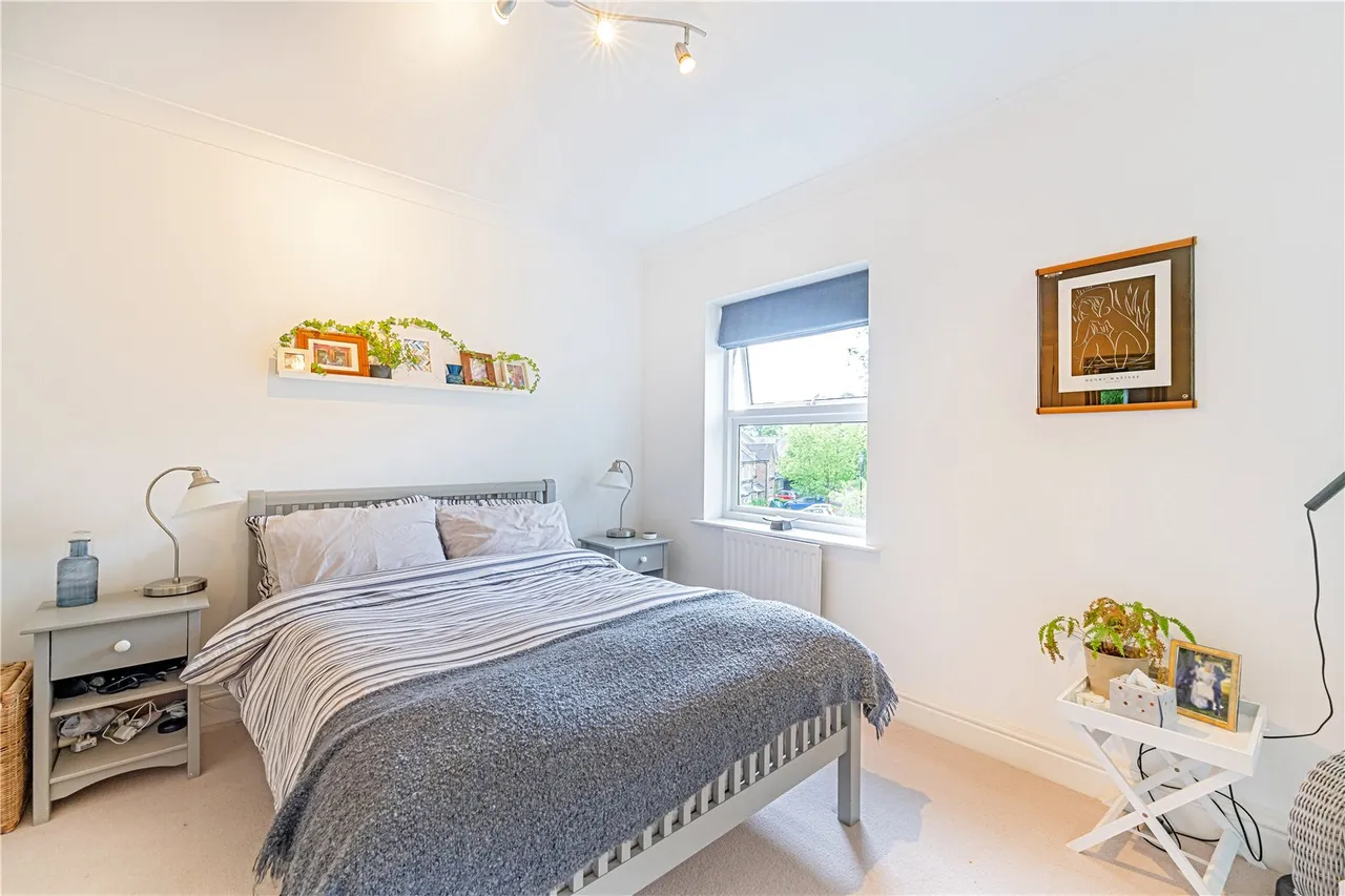 Gander Green Crescent, Hampton, TW12 2FA, photo 8
