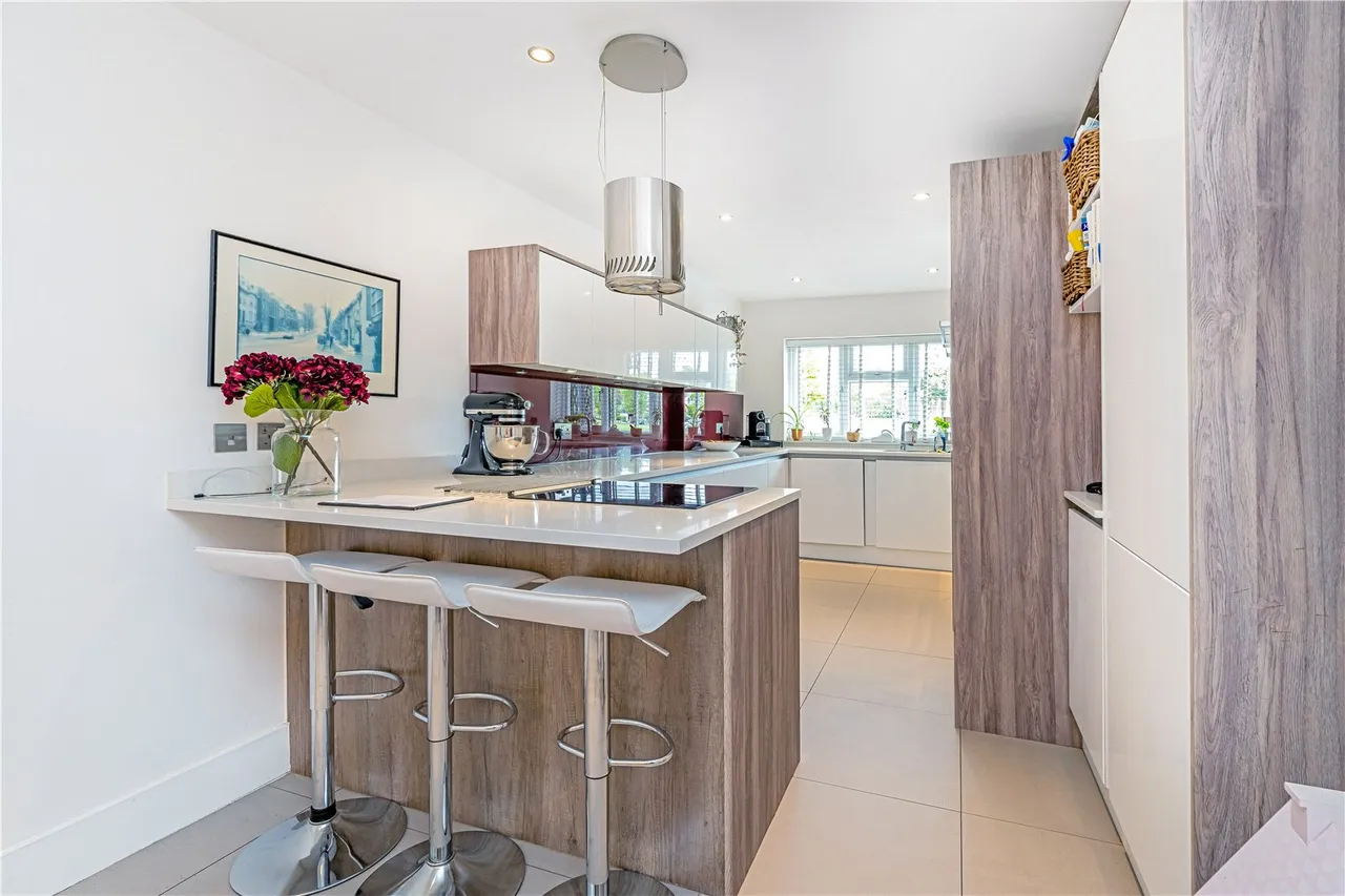 Gander Green Crescent, Hampton, TW12 2FA, photo 6