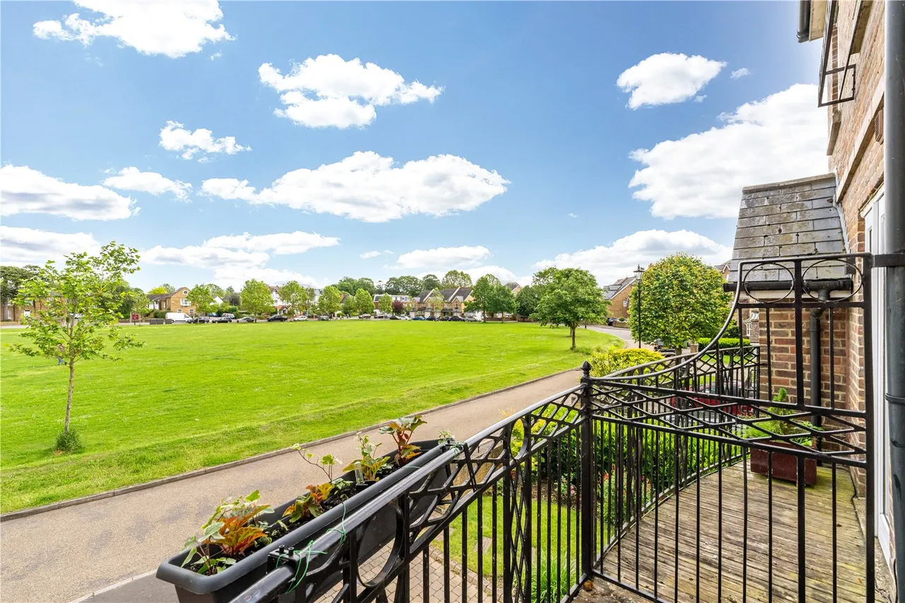 Gander Green Crescent, Hampton, TW12 2FA, photo 14