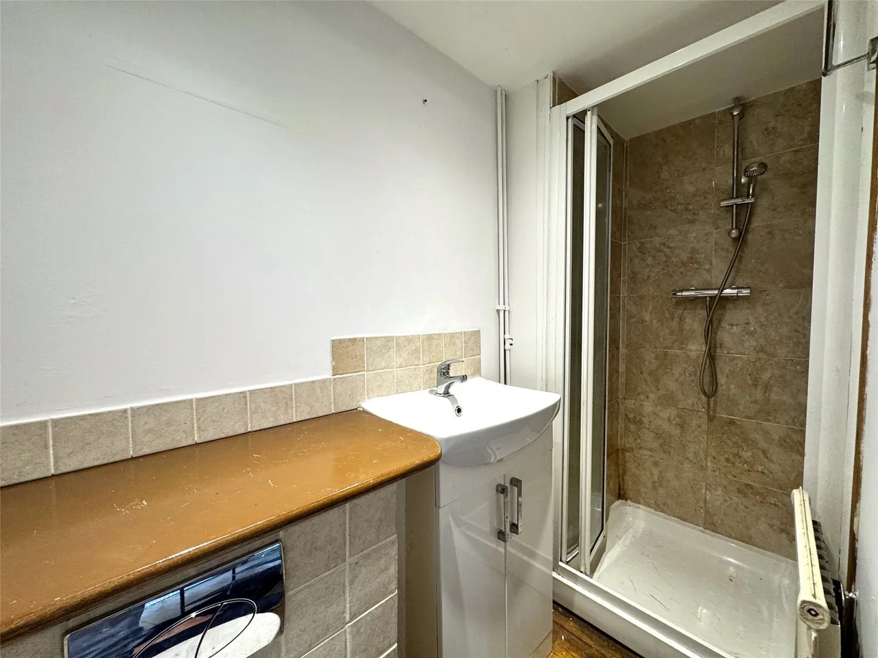 South Lodge Court, Ironsbottom, RH2, photo 7
