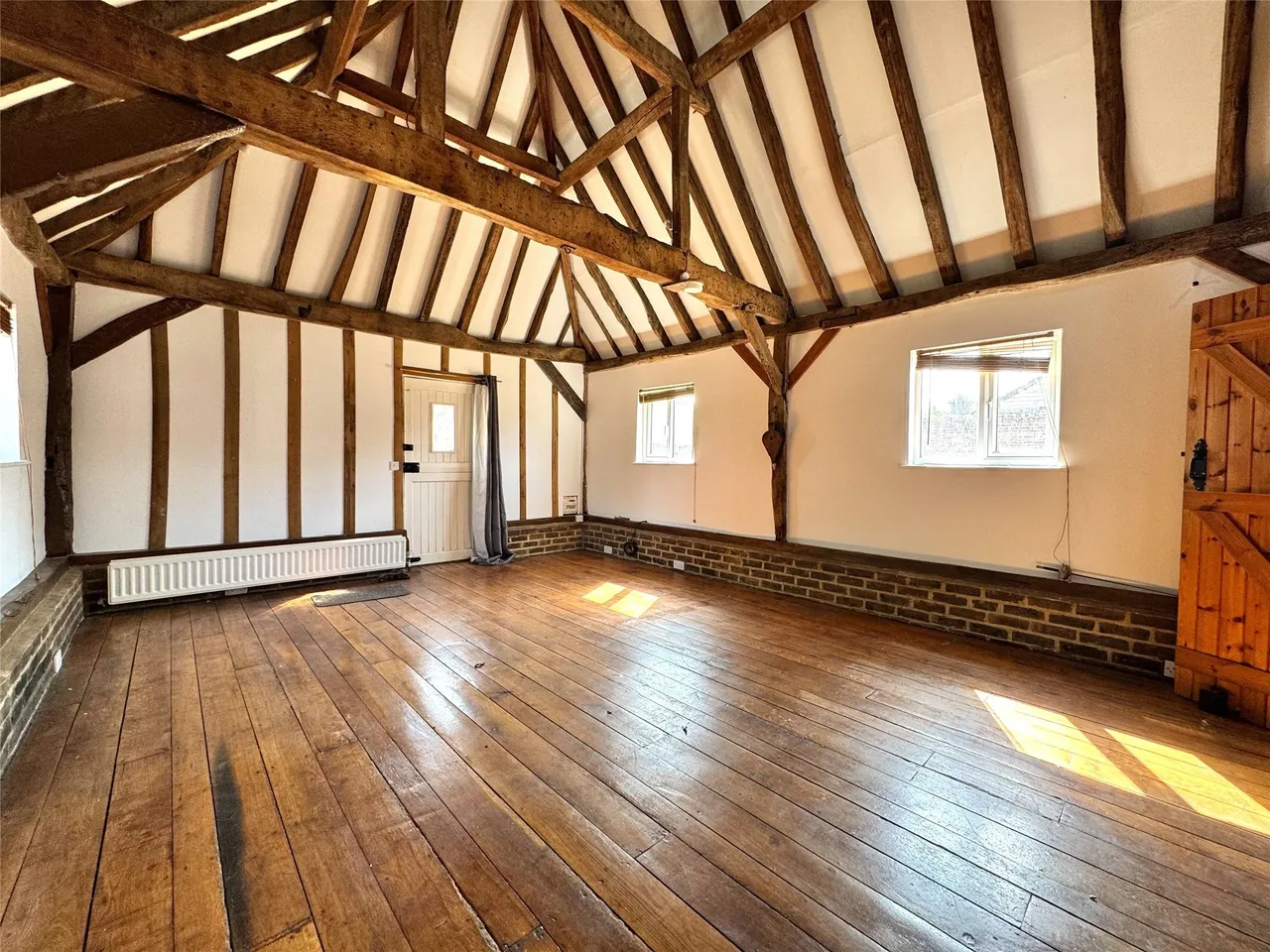South Lodge Court, Ironsbottom, RH2, photo 3