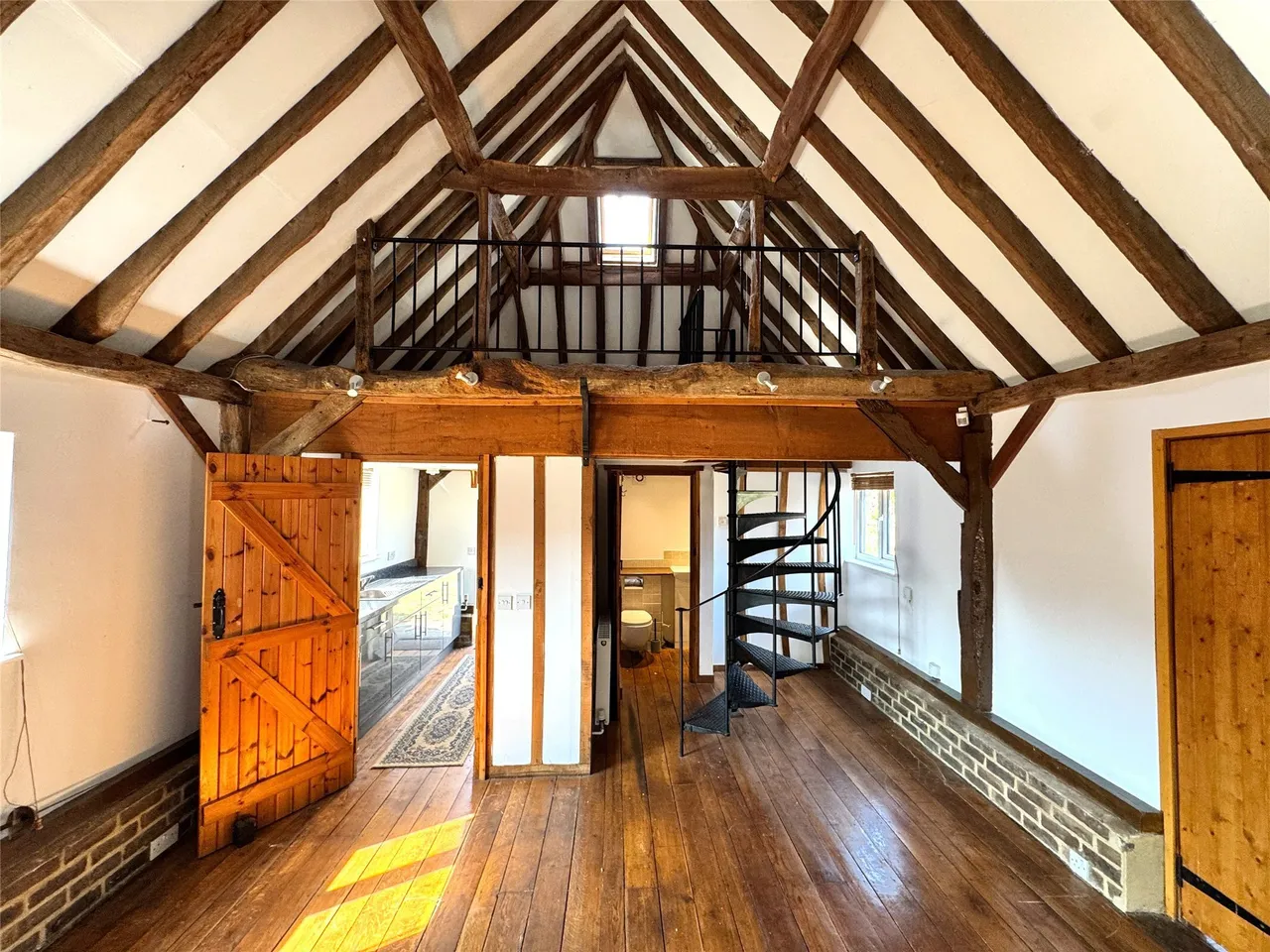 South Lodge Court, Ironsbottom, RH2, photo 9