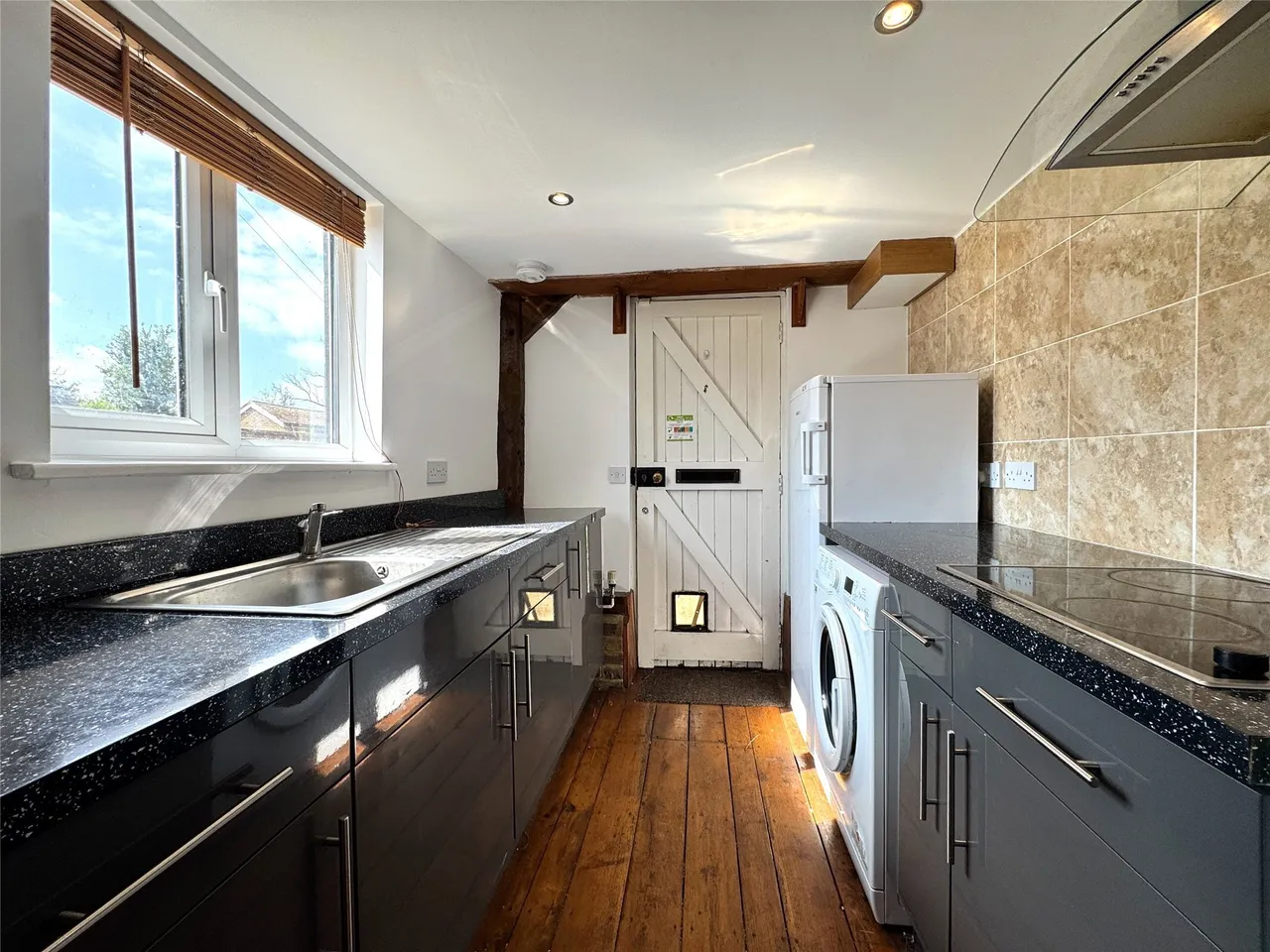 South Lodge Court, Ironsbottom, RH2, photo 4
