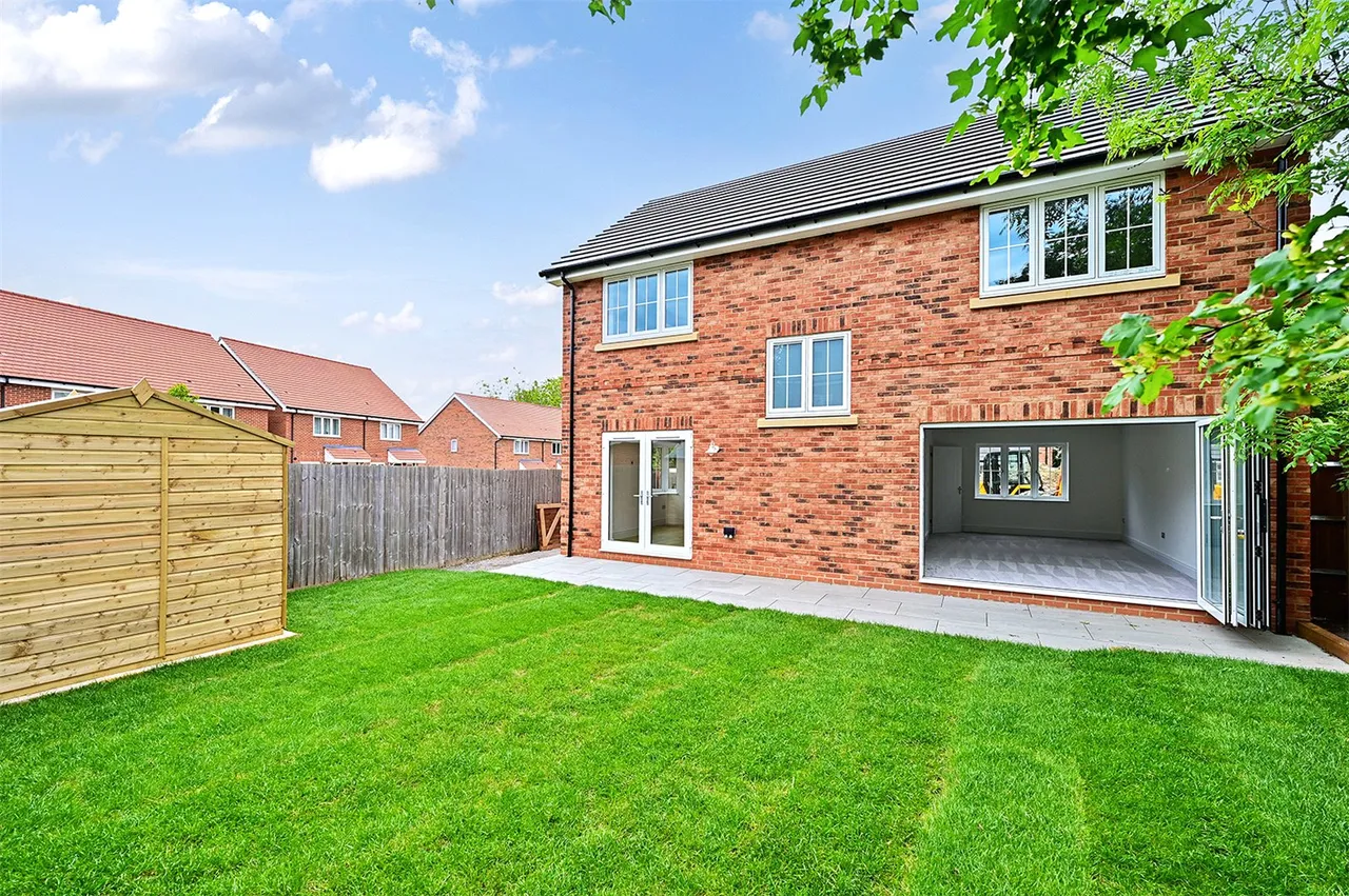 Spindle Close, Church Crookham, Fleet, Hampshire, GU52 0AP, photo 4
