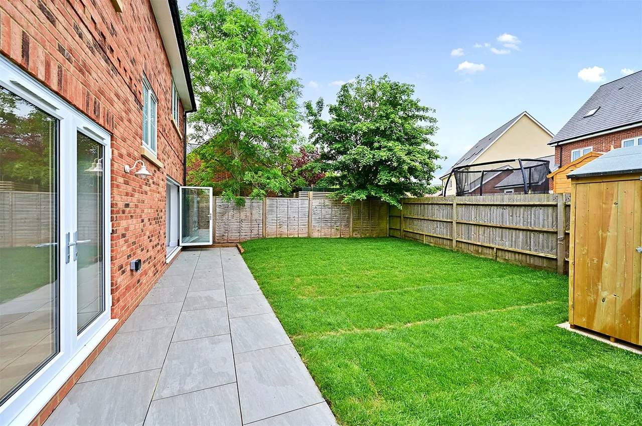 Spindle Close, Church Crookham, Fleet, Hampshire, GU52 0AP, photo 14