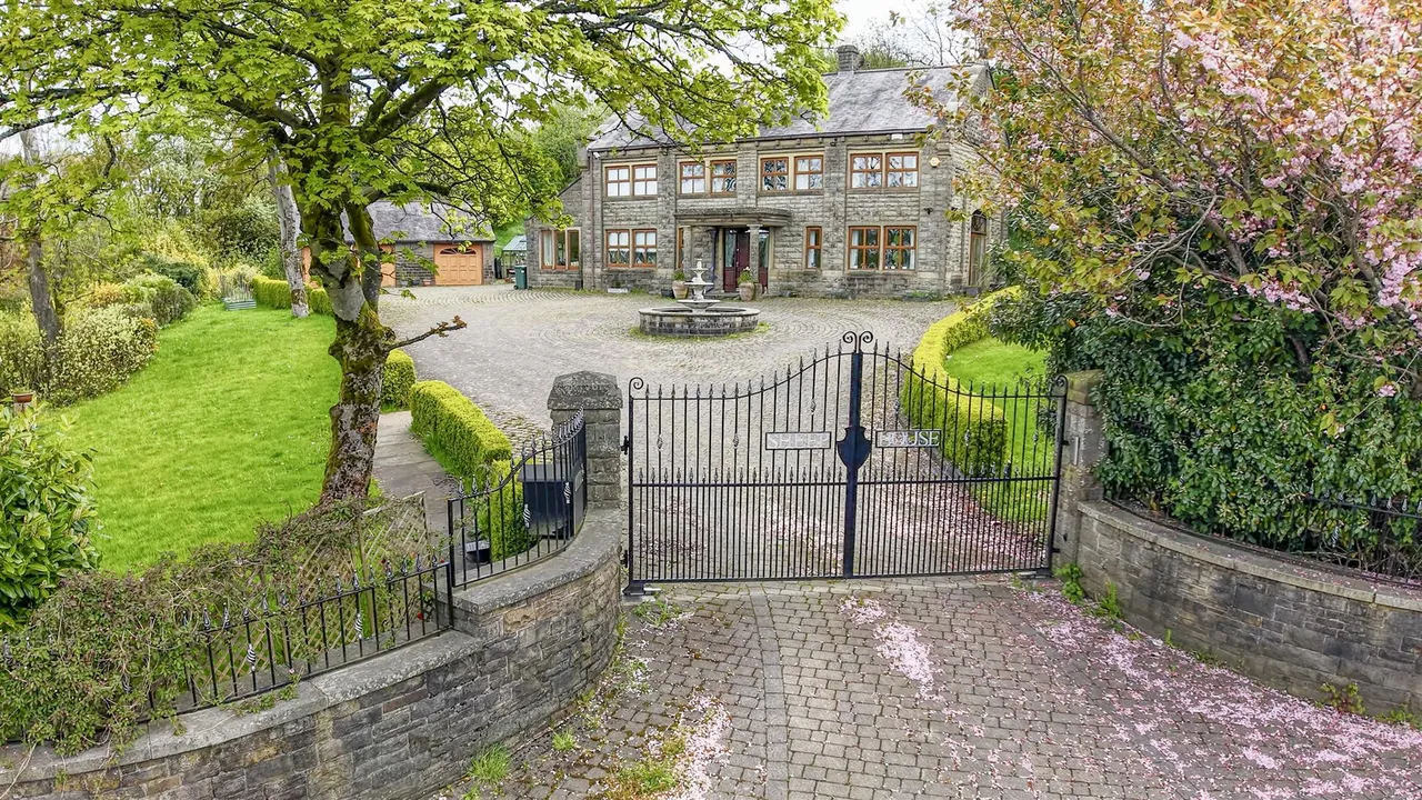 Rochdale Road, Bacup, photo 49