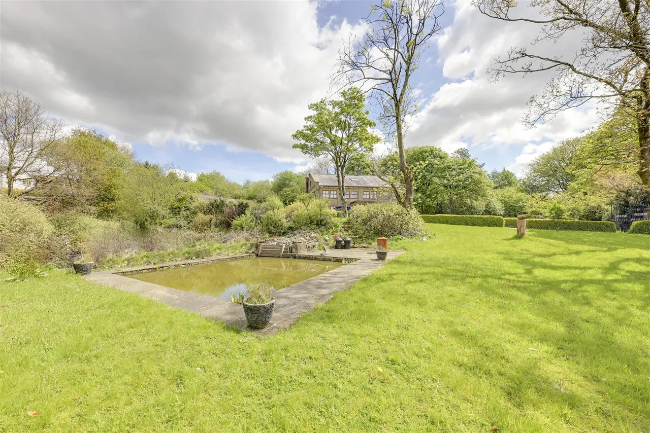 Rochdale Road, Bacup, photo 6