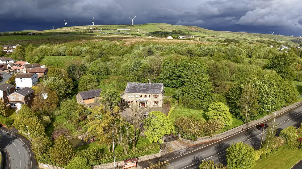 Rochdale Road, Bacup, photo 2