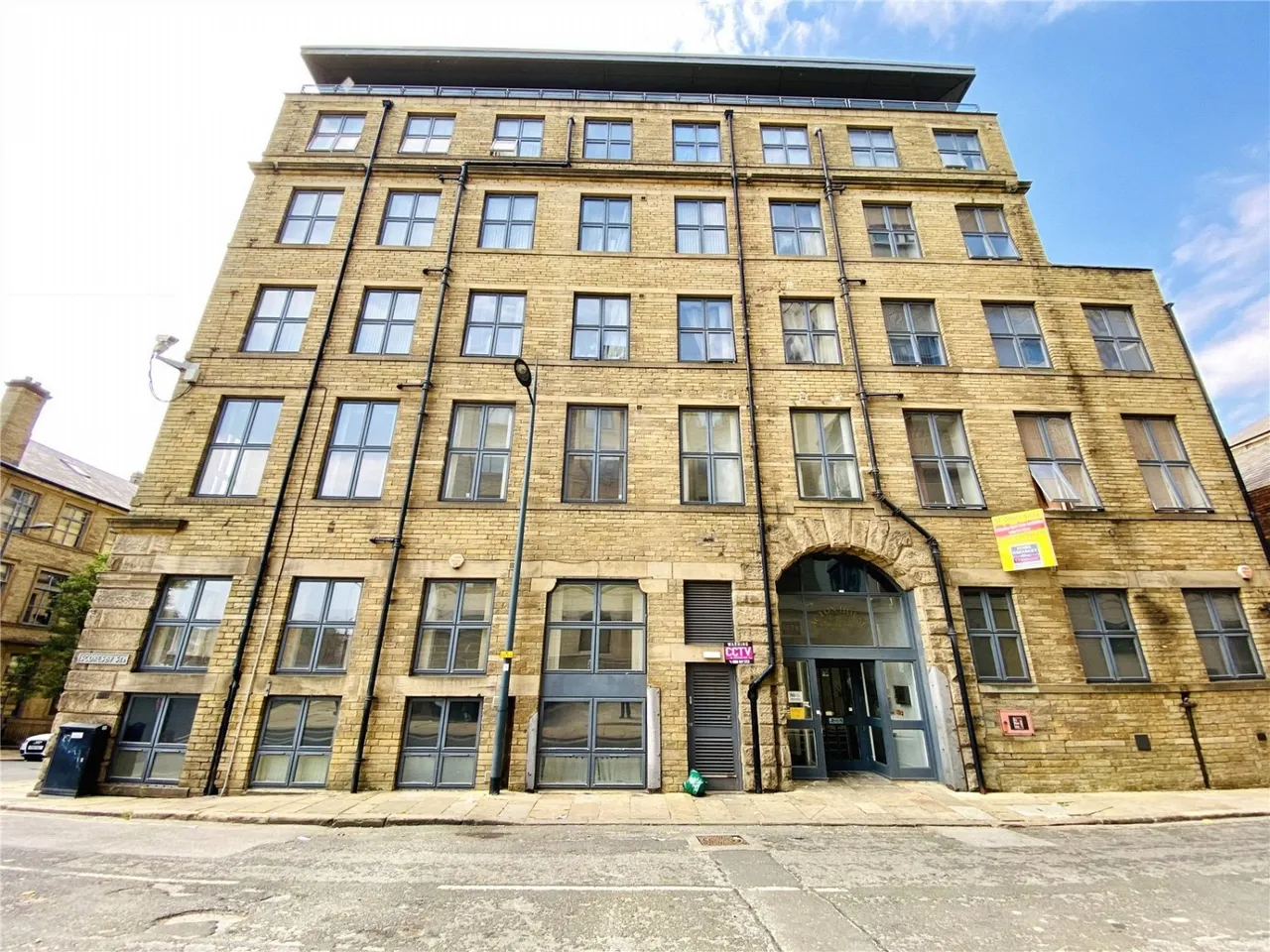 2 bed flat for sale, Scoresby Street, Bradford, BD1