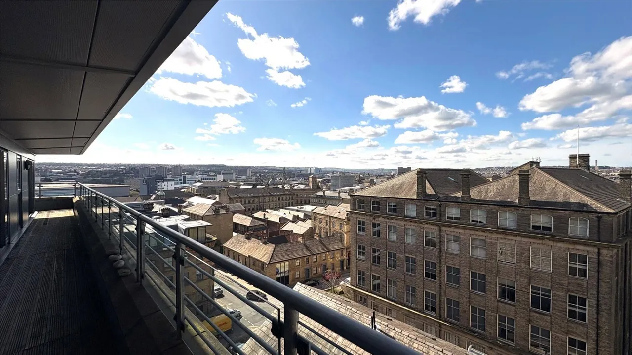 Scoresby Street, Bradford, BD1, photo 2