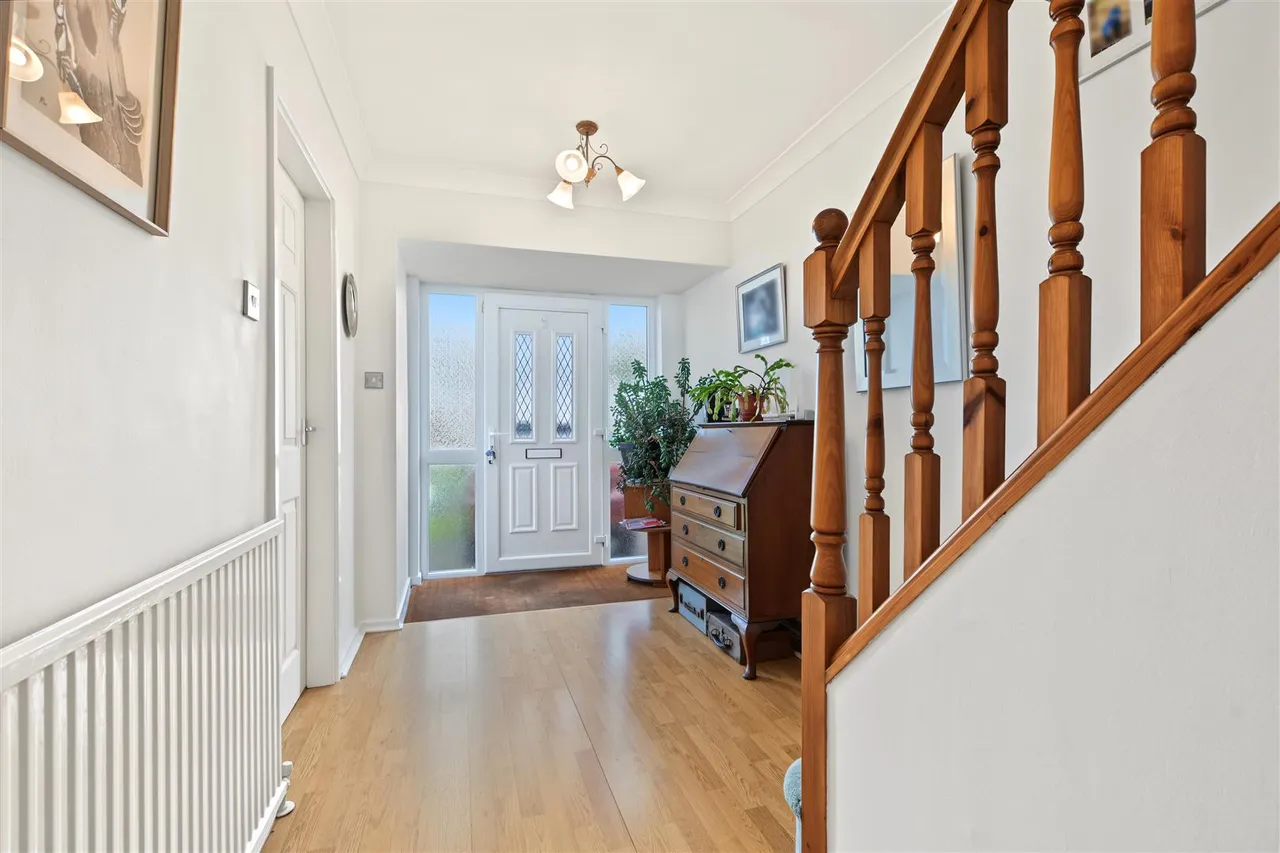 Woodbank Drive, Wollaton, NG8, photo 5