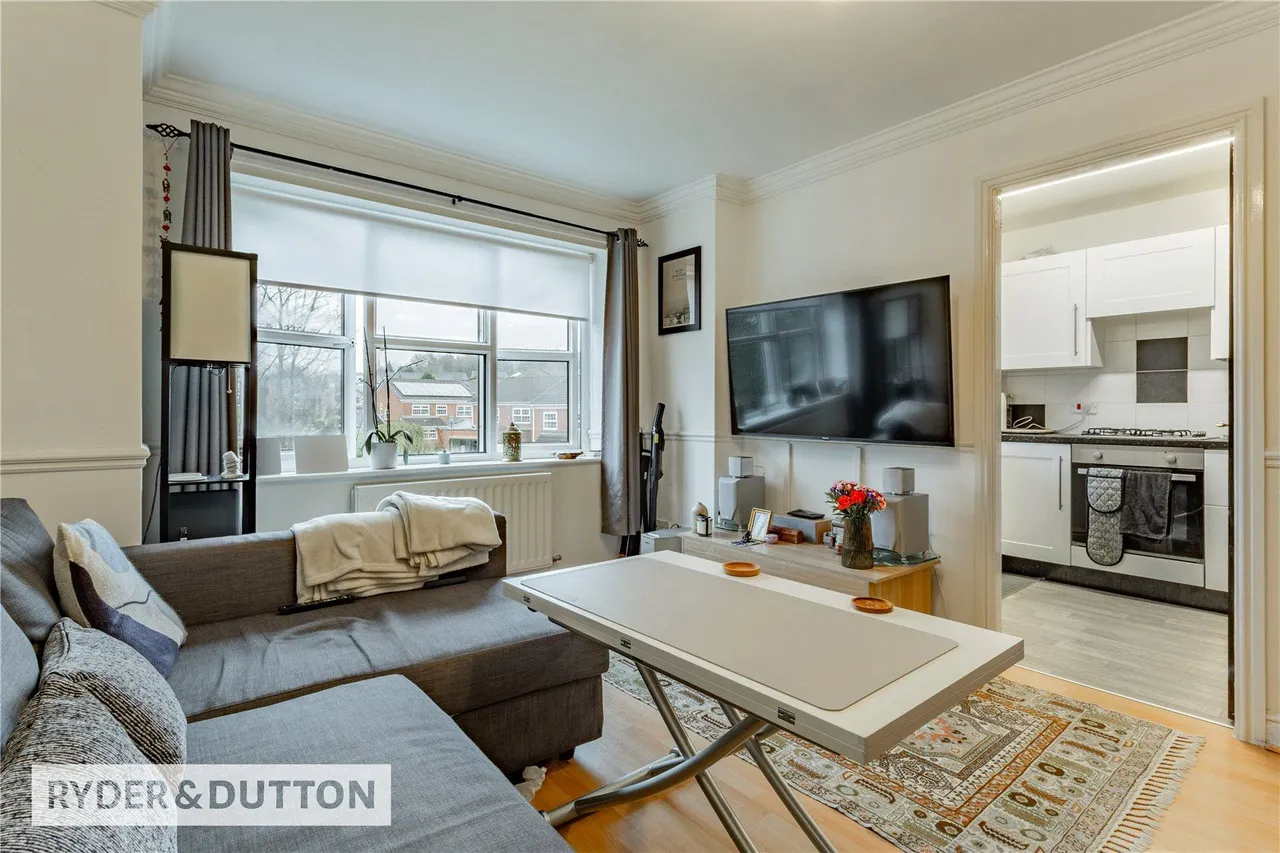 Hilltop Drive, Royton, OL2, photo 4