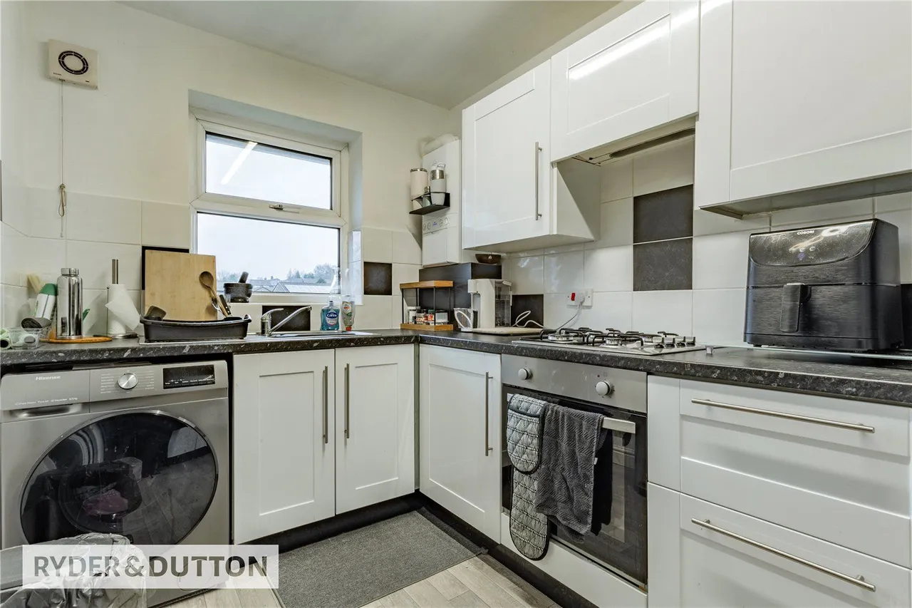 Hilltop Drive, Royton, OL2, photo 10