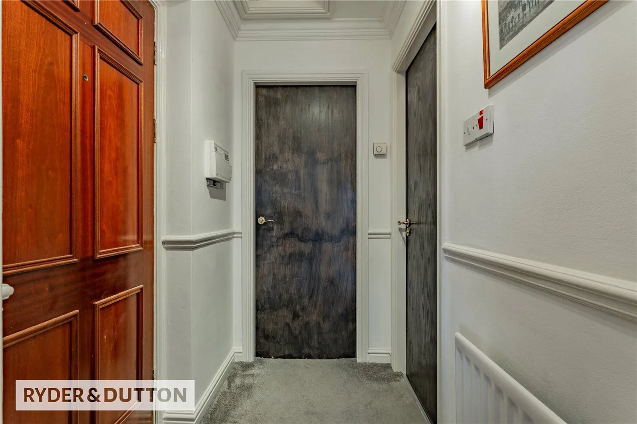 Hilltop Drive, Royton, OL2, photo 9