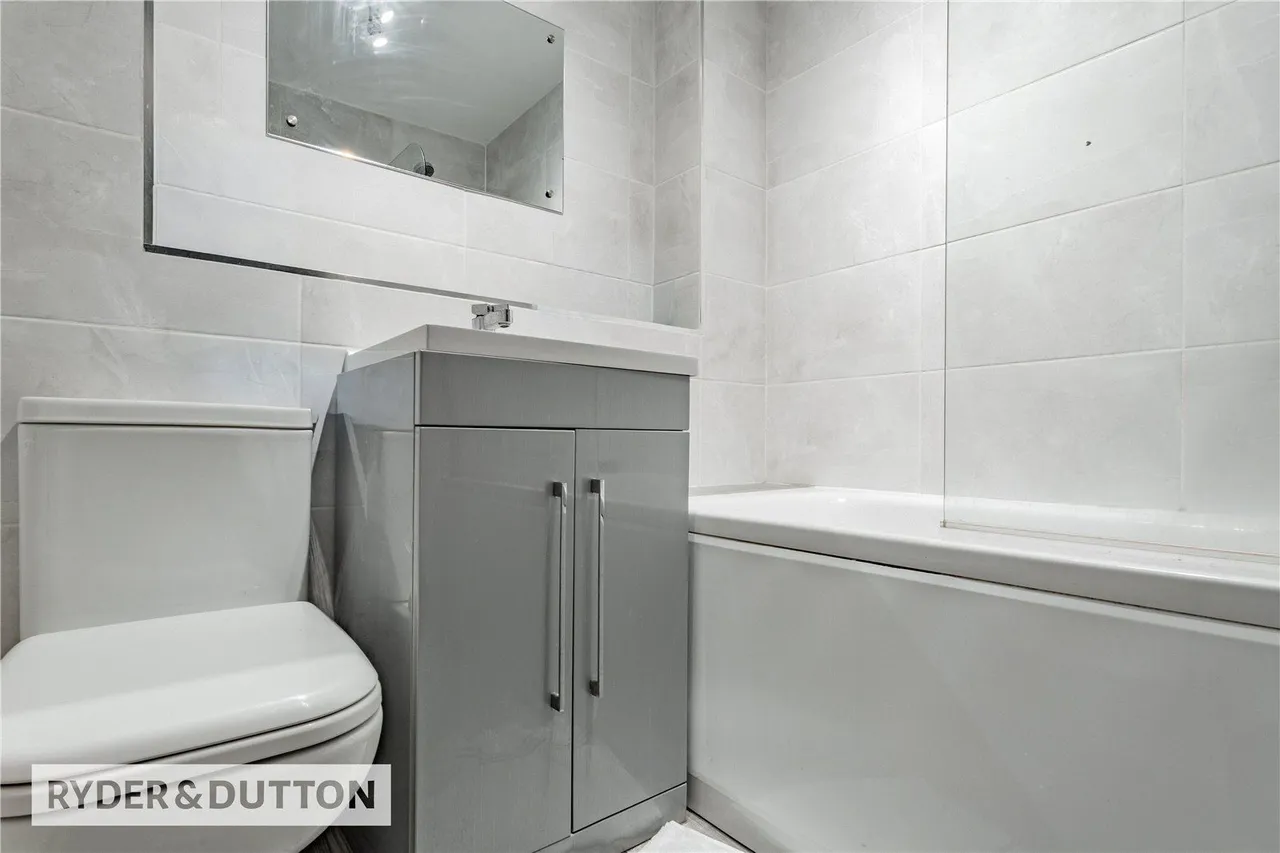Hilltop Drive, Royton, OL2, photo 5