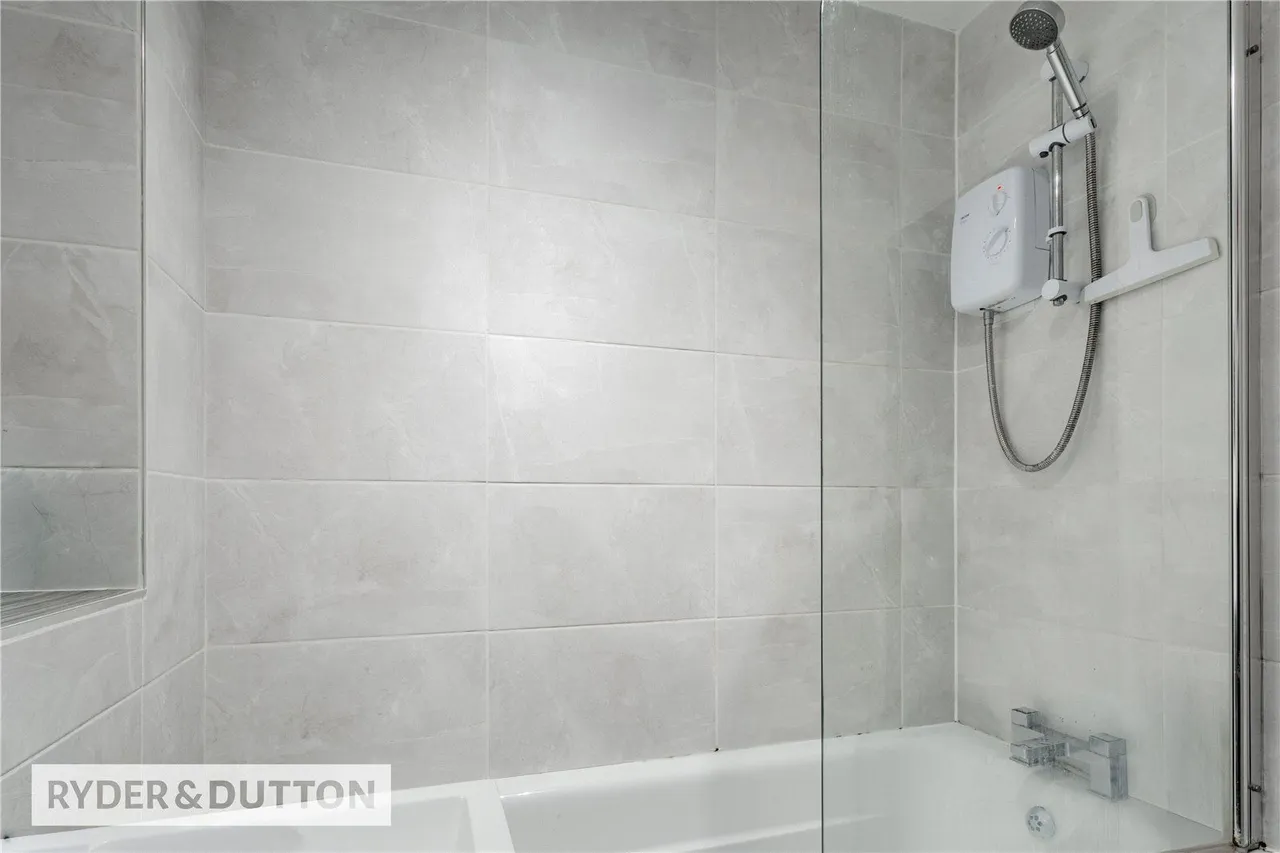 Hilltop Drive, Royton, OL2, photo 6