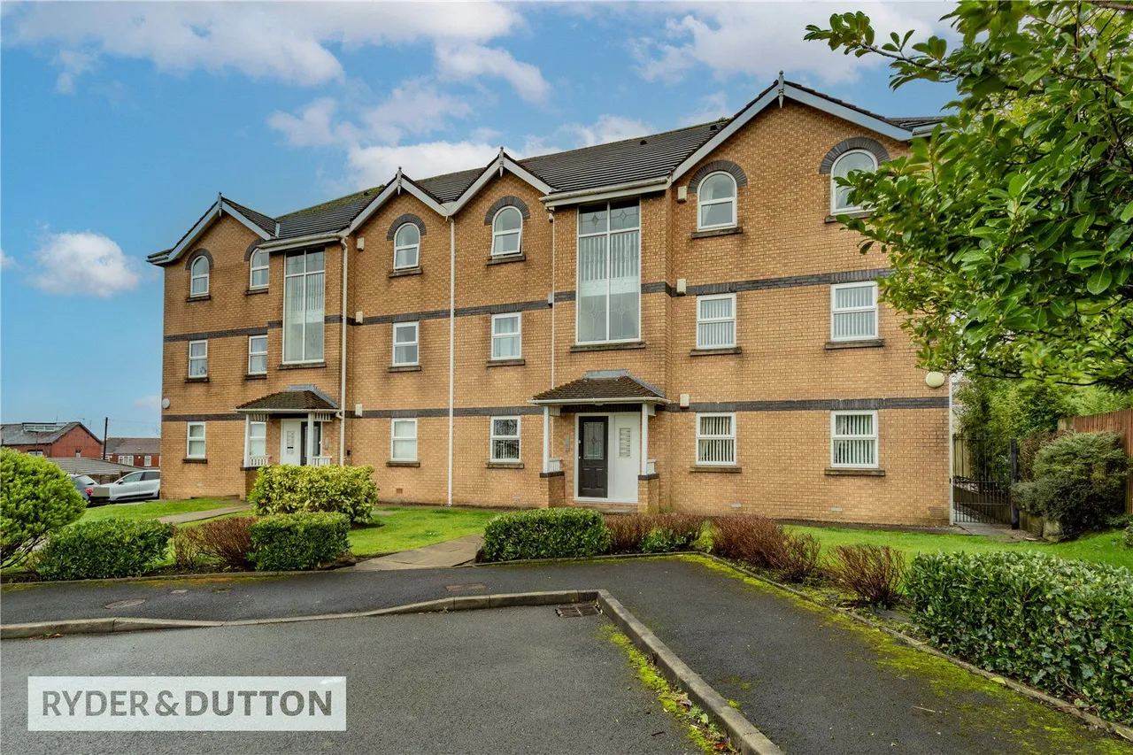 Hilltop Drive, Royton, OL2, photo 14