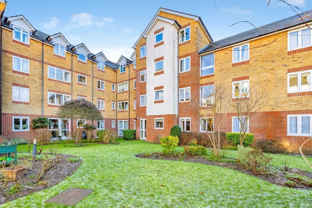 1 bed retirement property for sale — Lower High Street, Watford