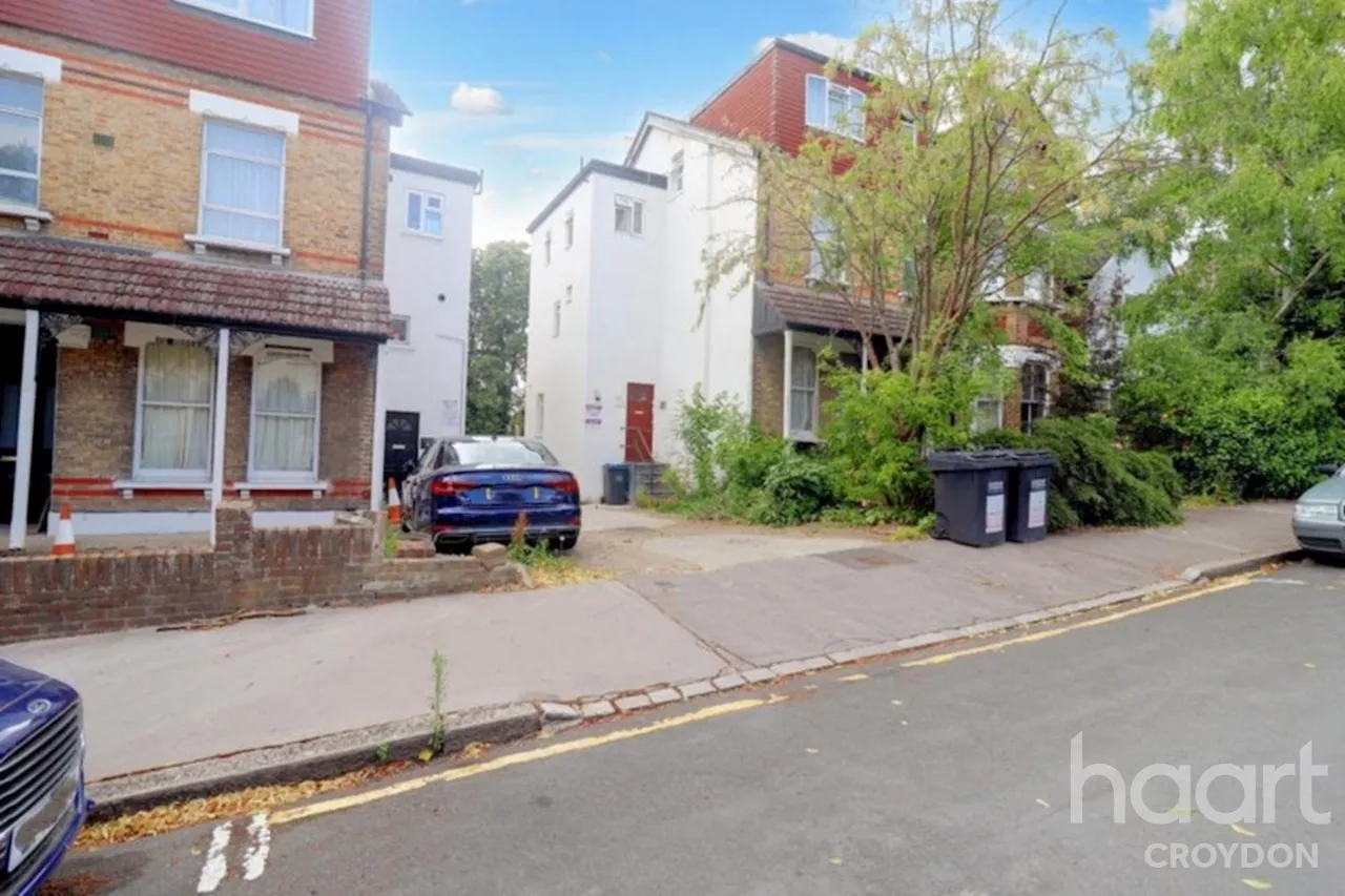 Birdhurst Rise, CR2, photo 8