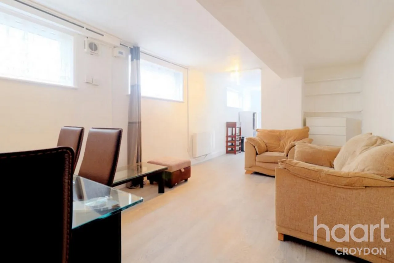 Birdhurst Rise, CR2, photo 2