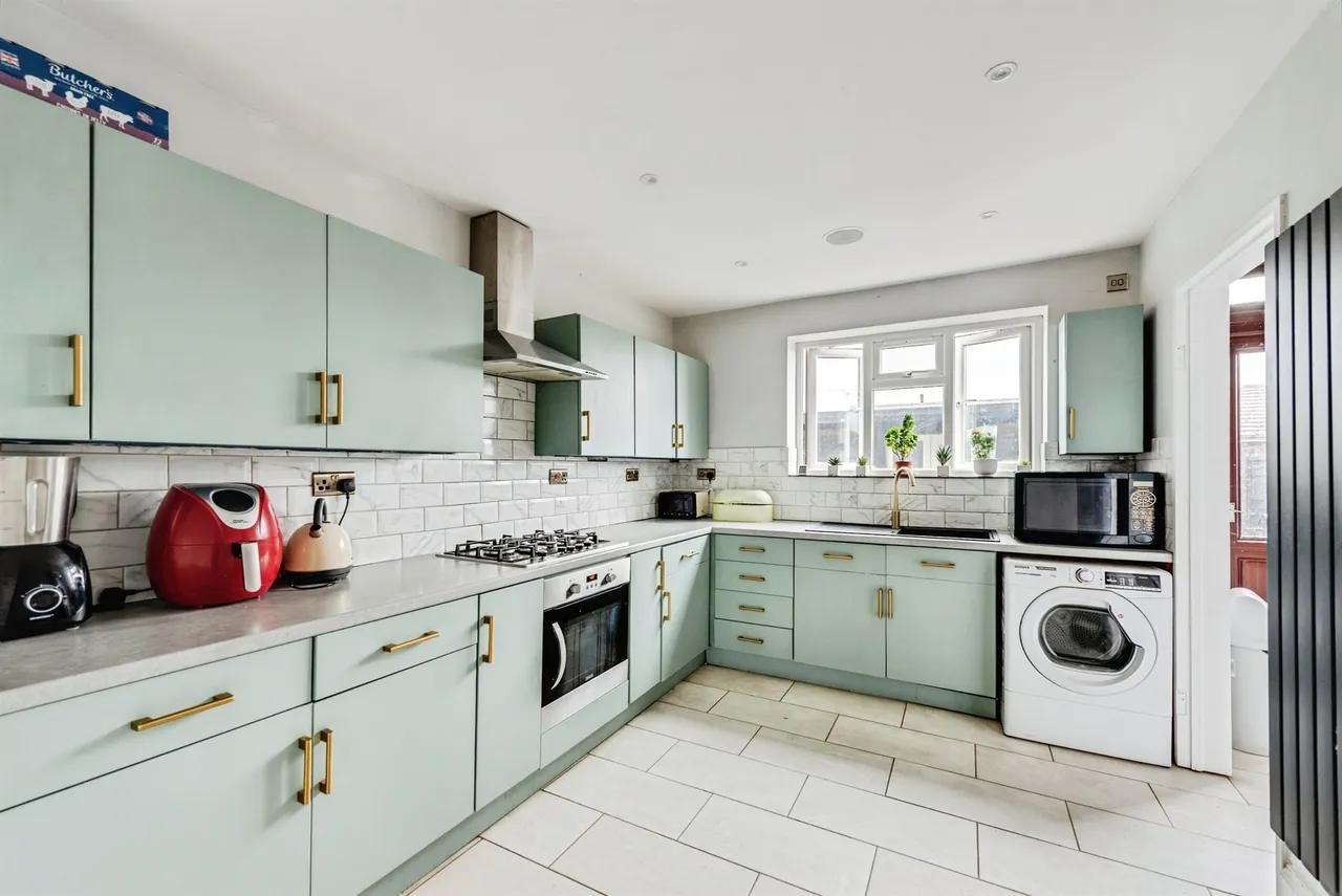 Poplar Avenue, Swindon, SN2, photo 2