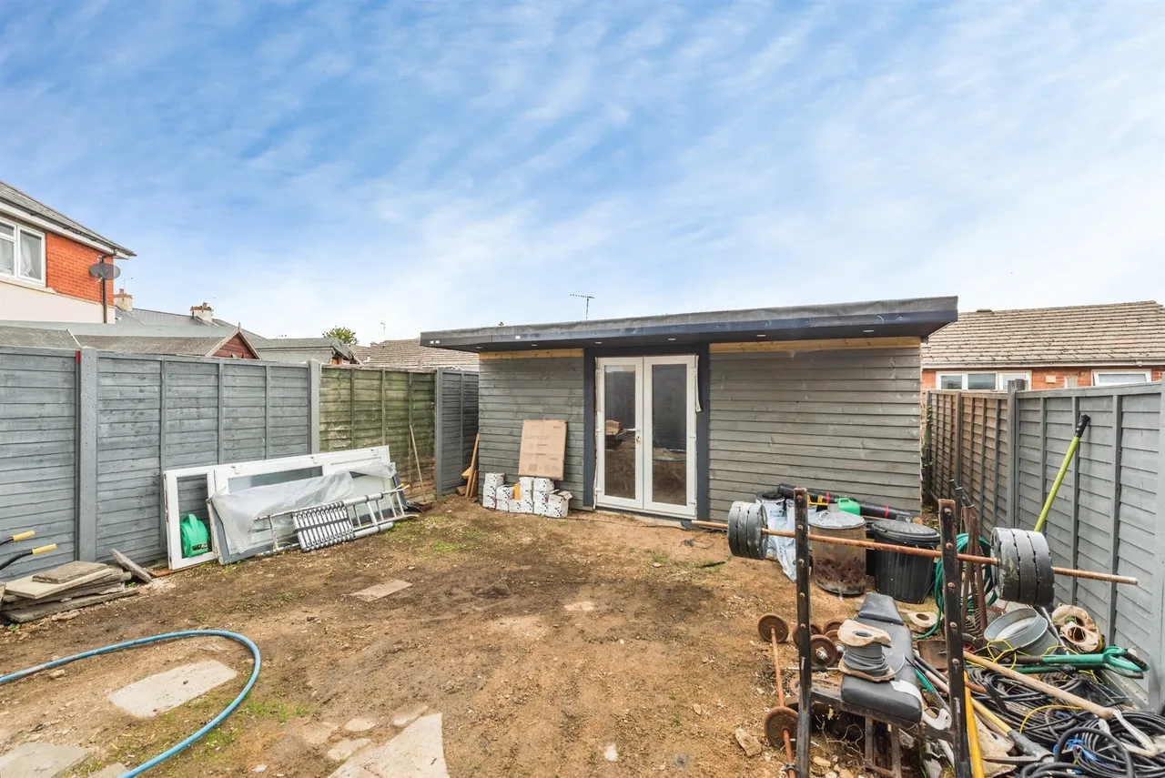 Poplar Avenue, Swindon, SN2, photo 11