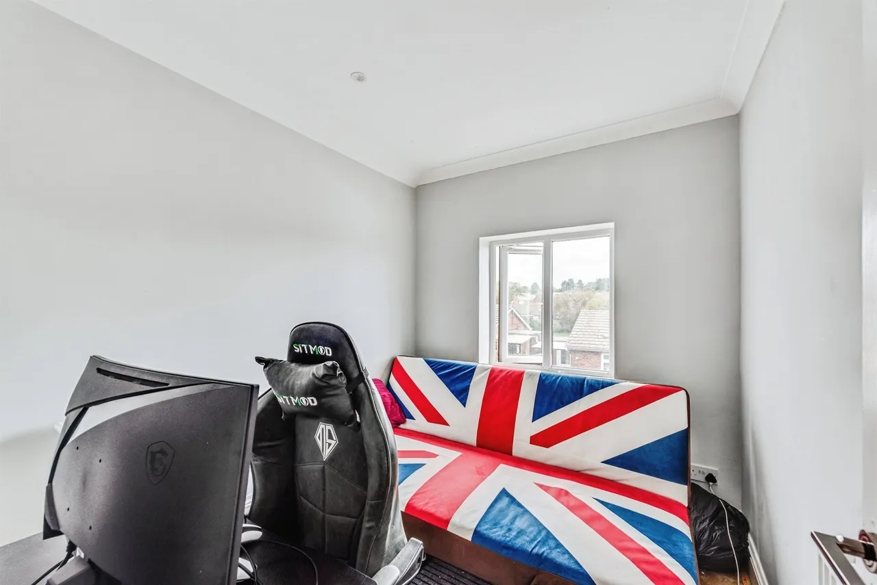 Poplar Avenue, Swindon, SN2, photo 9