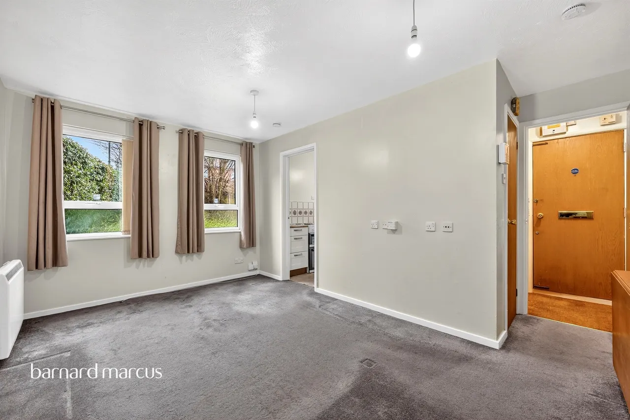 Apeldoorn Drive, Wallington, SM6, photo 2