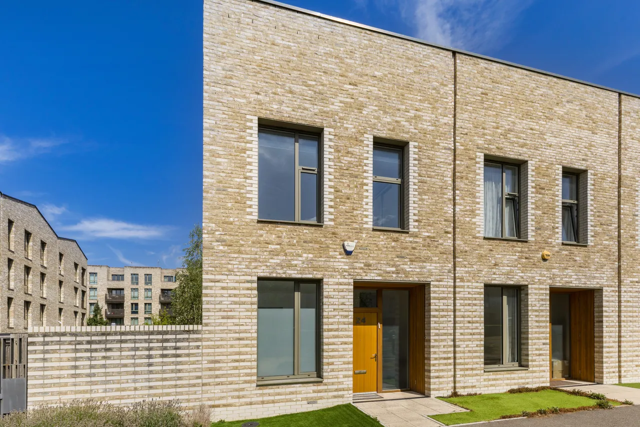 3 bed house for sale — Fry Lane, Edgware, HA8