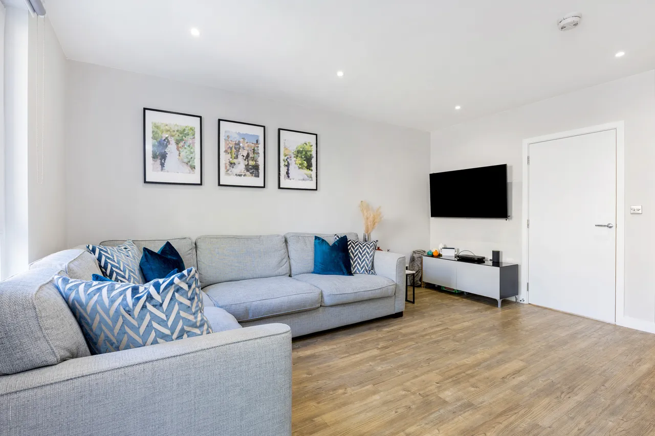 Fry Lane, Edgware, HA8, photo 8