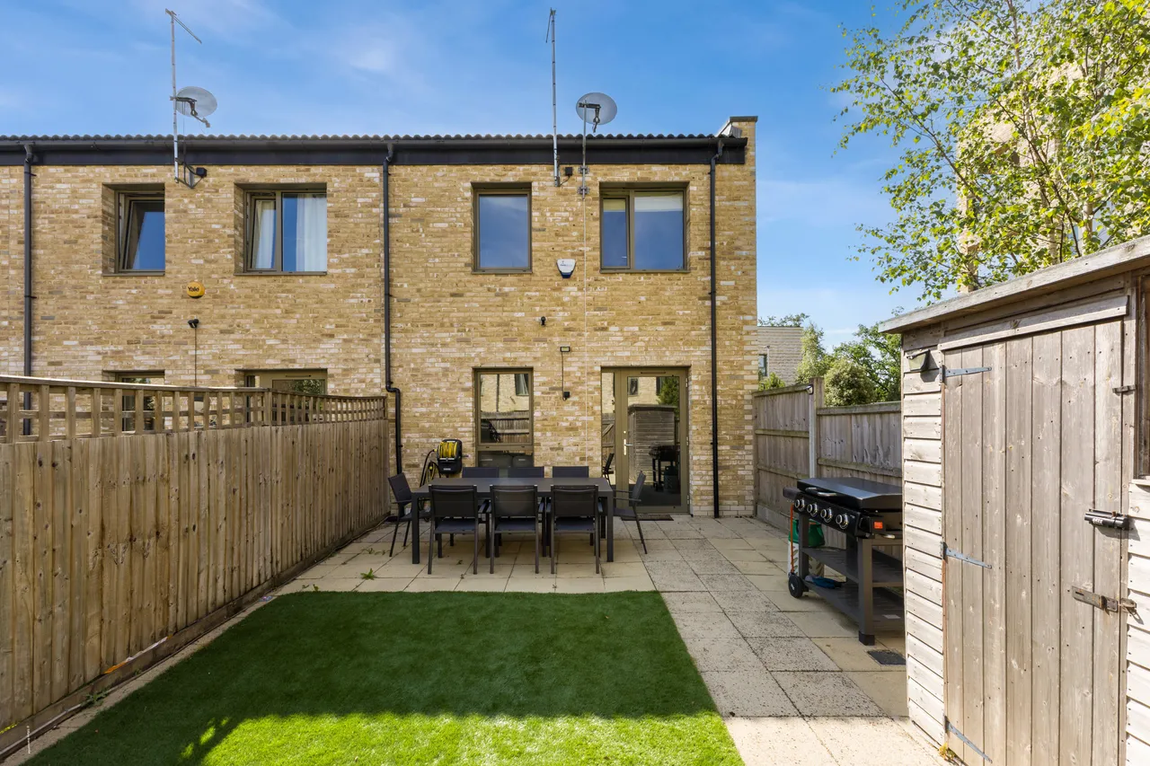 Fry Lane, Edgware, HA8, photo 3